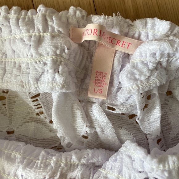 Victoria’s Secret Eyelet Swim Cover Shorts Sz. L - Picture 3 of 5